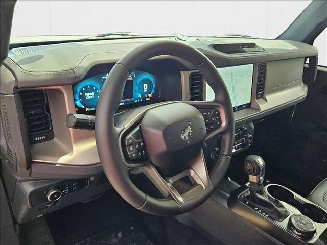 2025 Ford Bronco Outer Banks photo 3