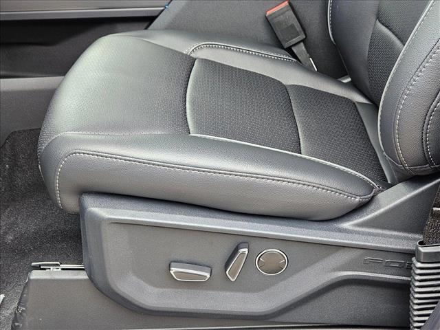 2025 Ford F-150 Lariat photo 4