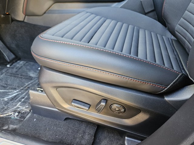 2025 Ford Explorer ST-Line photo 3