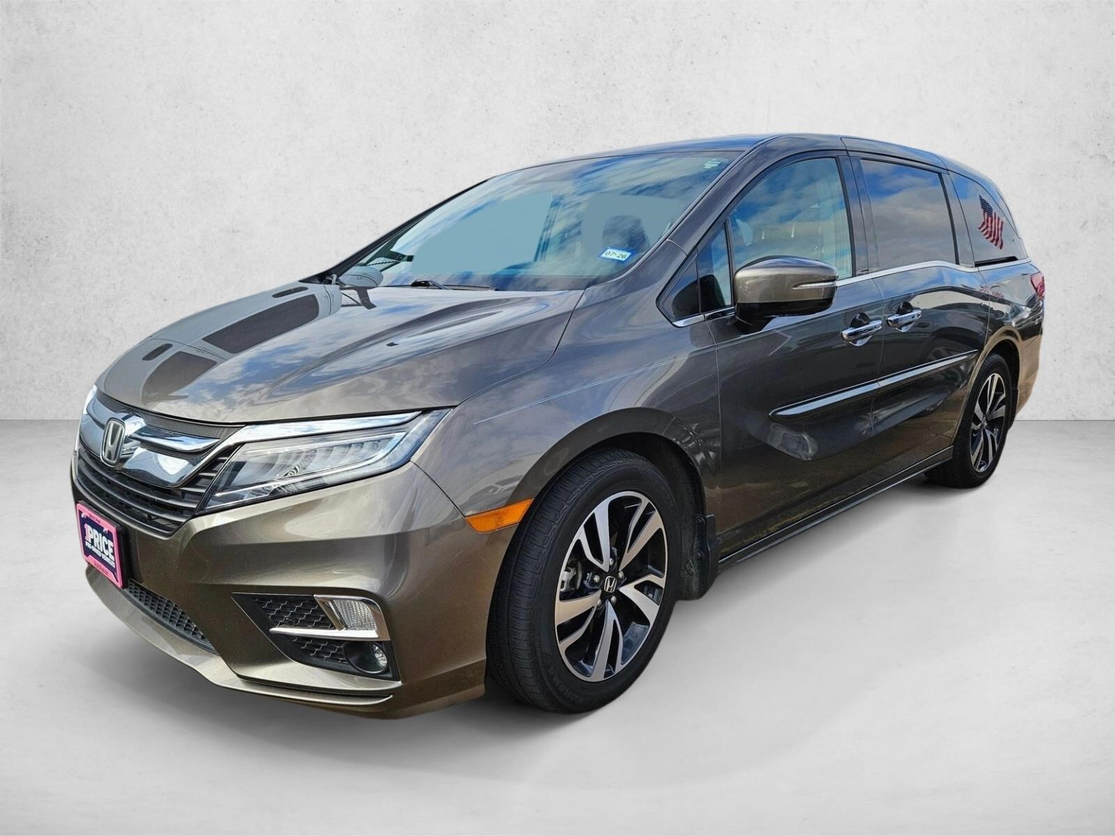 2019 Honda Odyssey Elite's photo