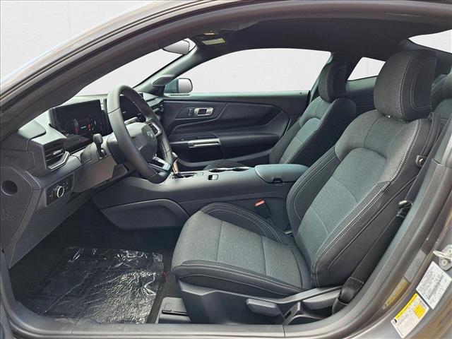 2025 Ford Mustang EcoBoost photo 4