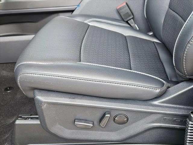 2025 Ford F-150 Lariat photo 4