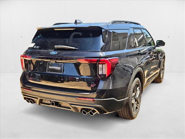 2025 Ford Explorer ST photo 2