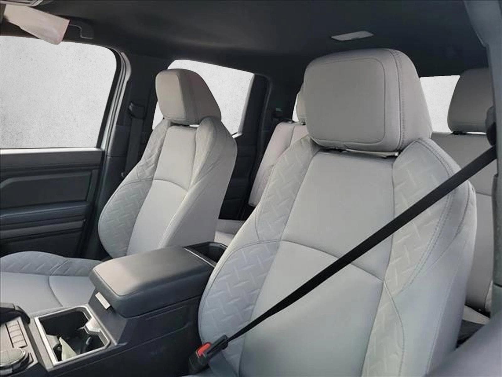 2024 Toyota Tacoma SR5 - Photo 13