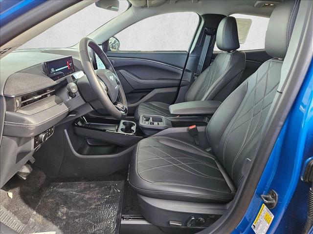 2025 Ford Mustang Mach-E Select photo 4