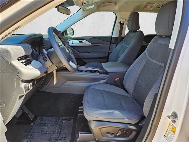 2026 Ford Explorer photo 3