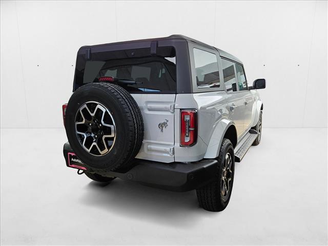 2025 Ford Bronco Outer Banks photo 2