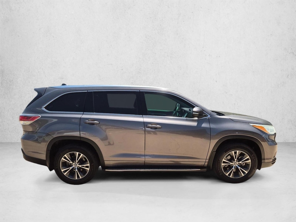 Used 2016 Toyota Highlander XLE SUV