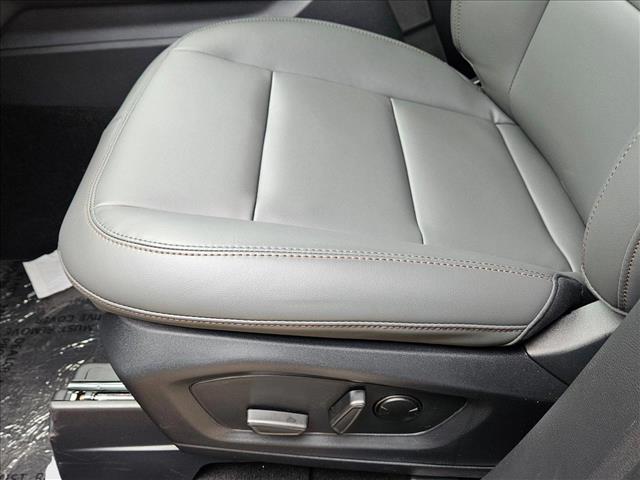 2025 Ford Explorer photo 4