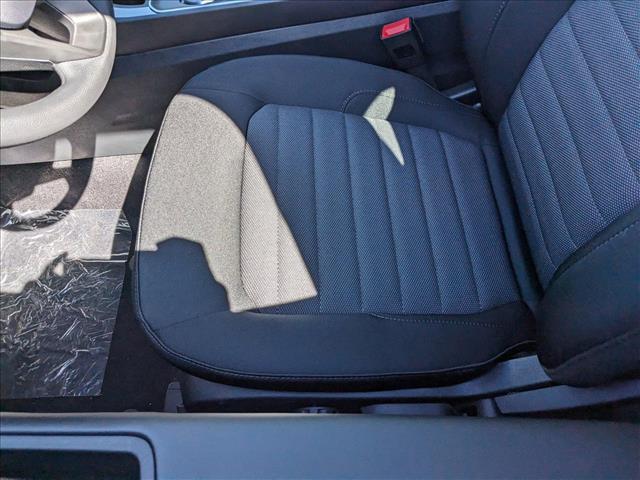 2024 Ford Edge SE photo 3
