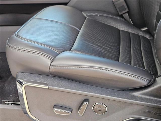 2025 Ford F-150 Platinum photo 4