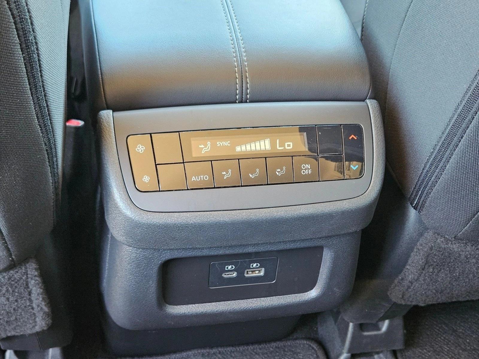2025 Nissan Pathfinder SV - Photo 17
