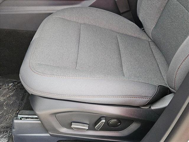 2025 Ford Explorer photo 3