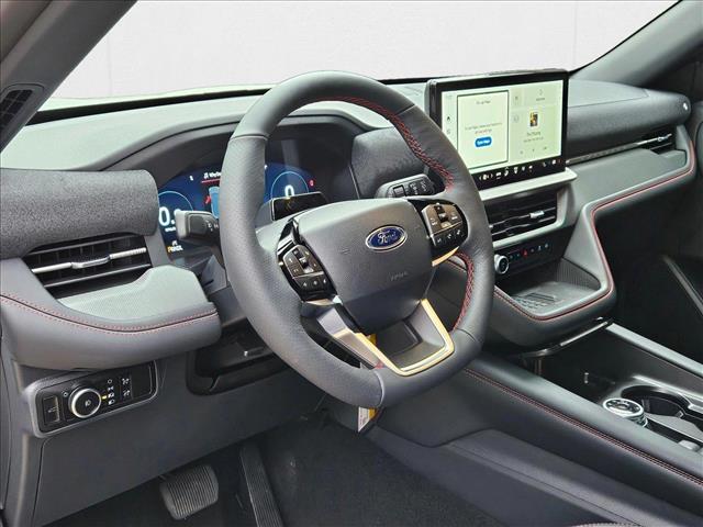 2025 Ford Explorer ST-Line photo 2