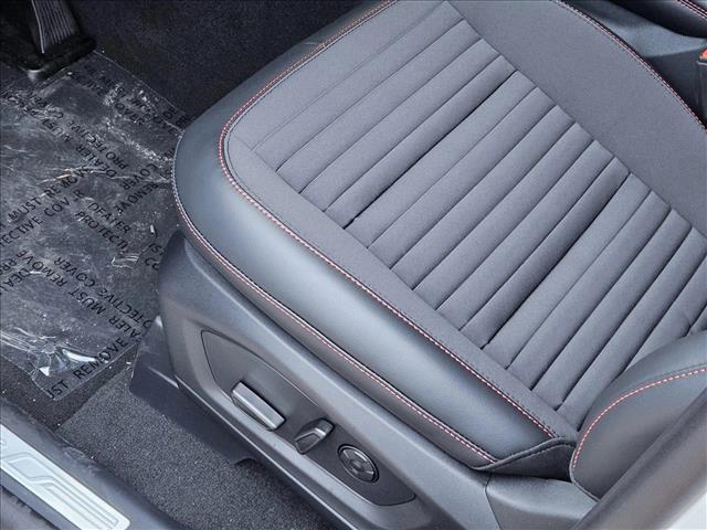 2025 Ford Explorer ST-Line photo 4