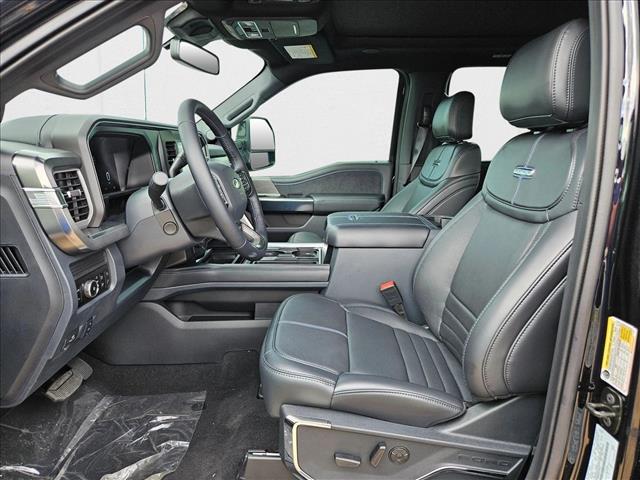 2025 Ford F-450 Platinum photo 4