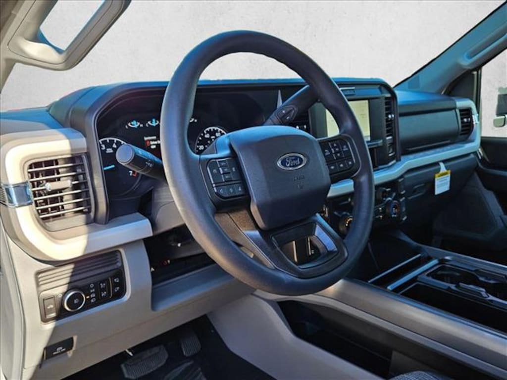 New 2026 Ford F-250 XLT Truck Crew Cab