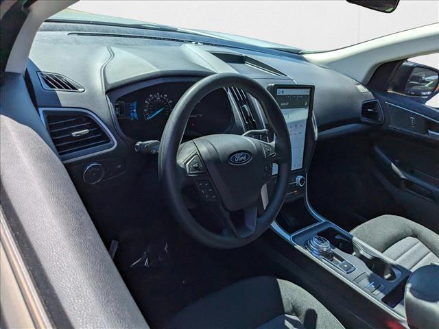 2024 Ford Edge SE photo 4