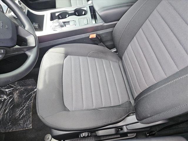 2024 Ford Edge SE photo 3