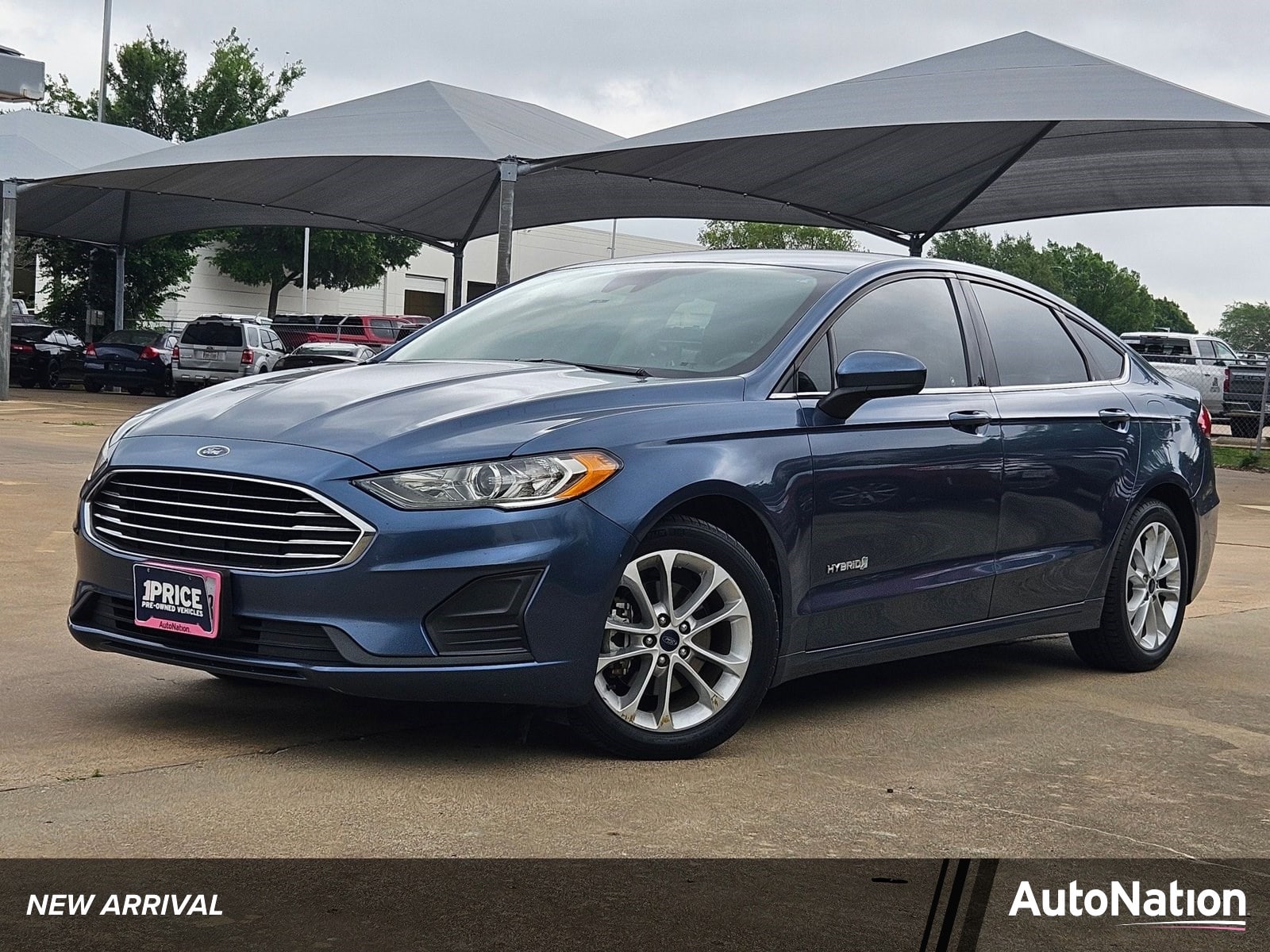 2019 Ford Fusion SE's photo