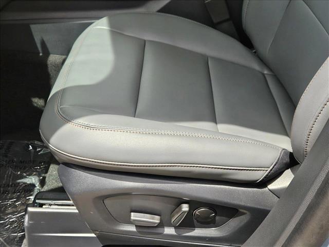 2025 Ford Explorer photo 4