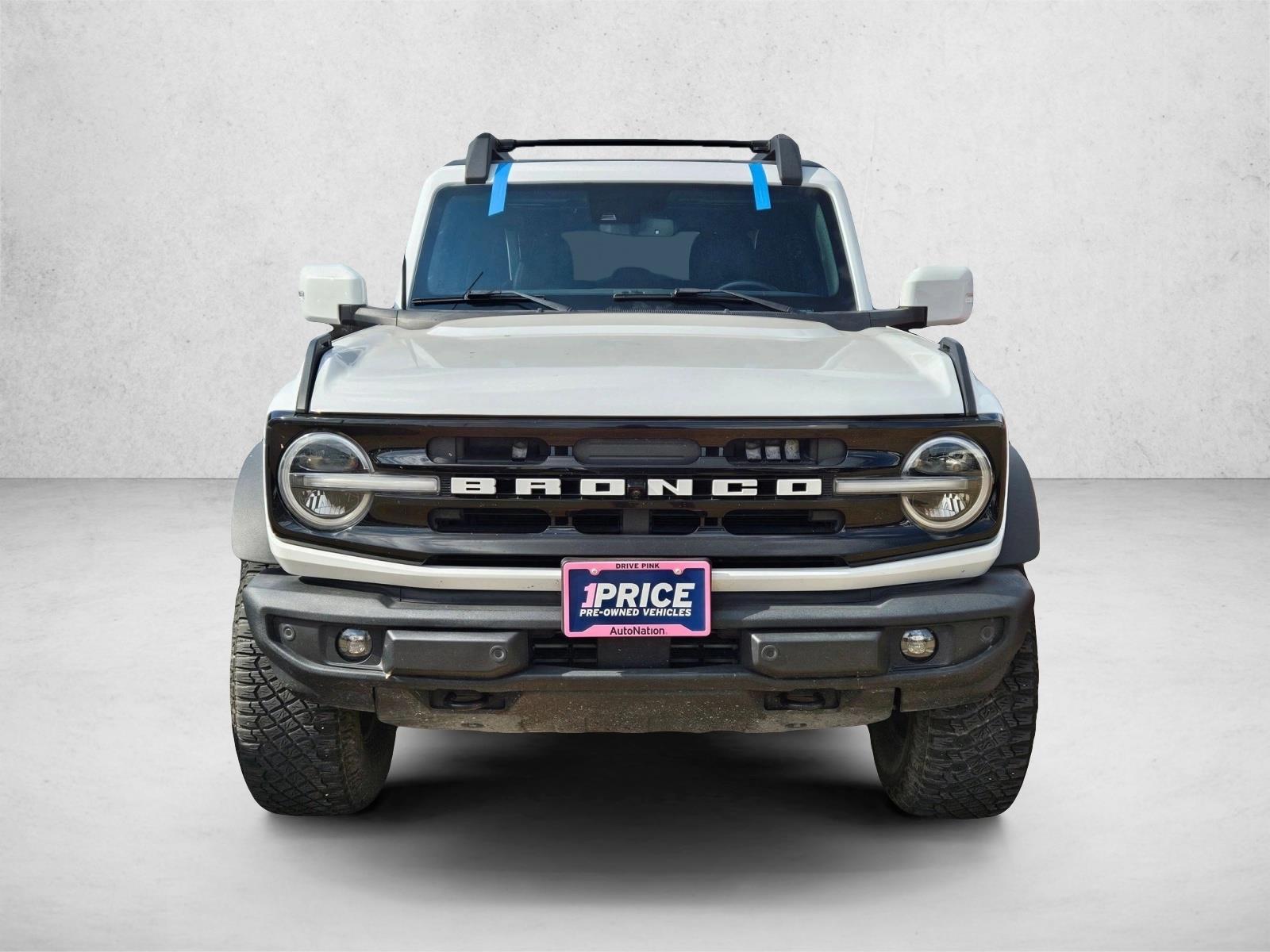 2023 Ford Bronco Outer Banks photo 2
