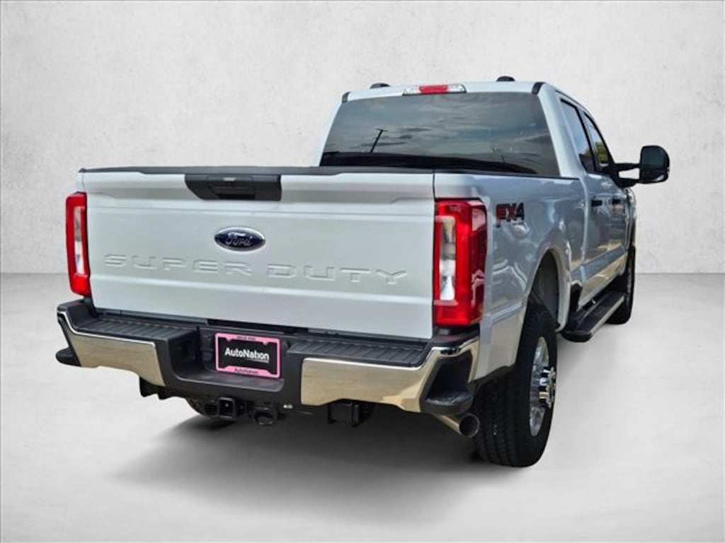 New 2026 Ford F-250 XLT Truck Crew Cab