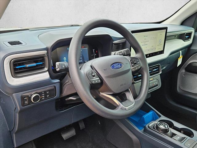 2025 Ford Maverick XLT photo 2
