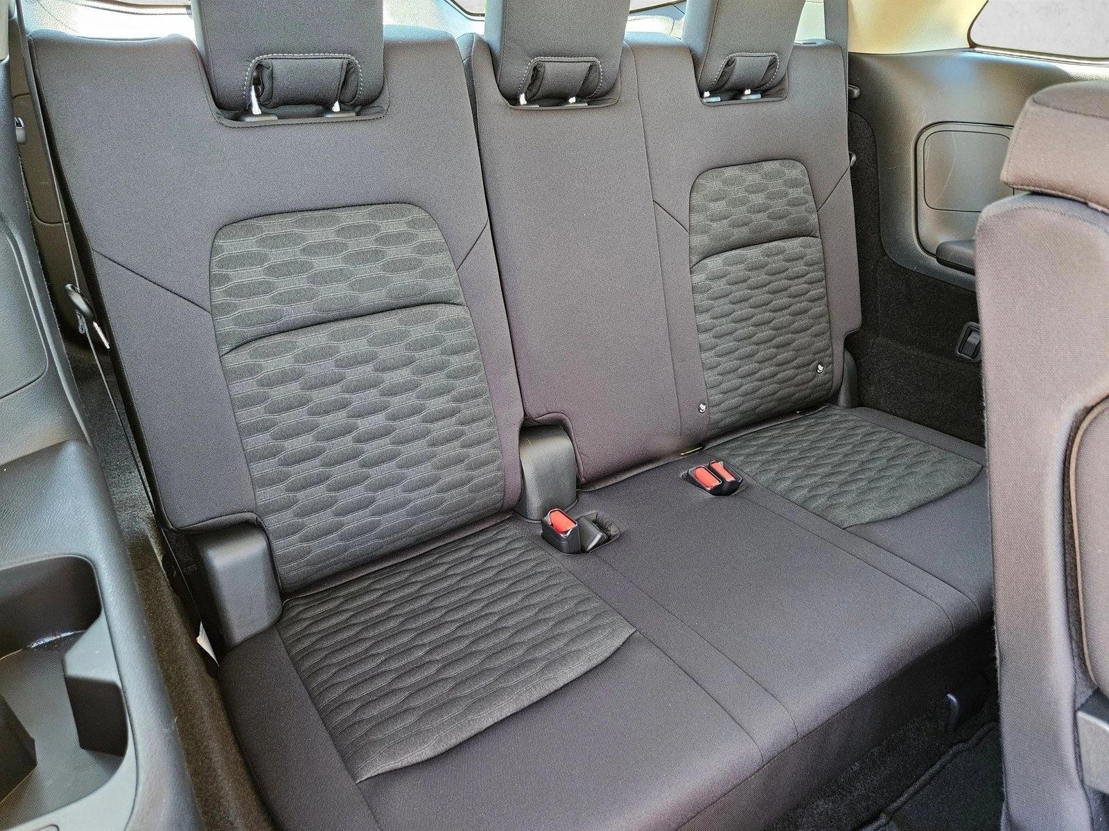 2025 Nissan Pathfinder SV - Photo 19