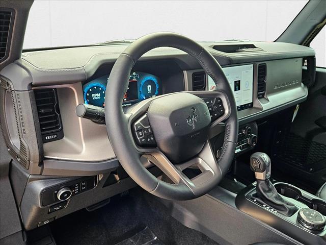 2025 Ford Bronco Outer Banks photo 3