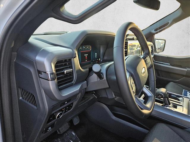 2025 Ford F-150 XLT photo 3