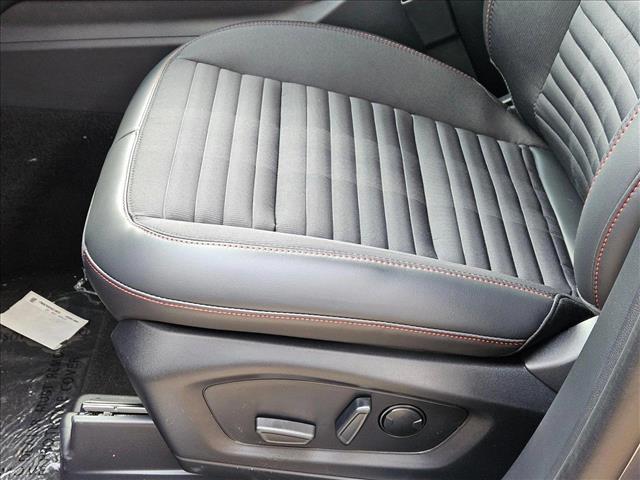 2025 Ford Explorer ST-Line photo 4