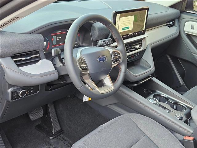 2025 Ford Explorer photo 3