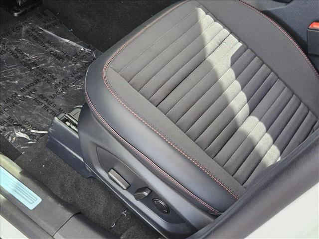 2025 Ford Explorer ST-Line photo 3