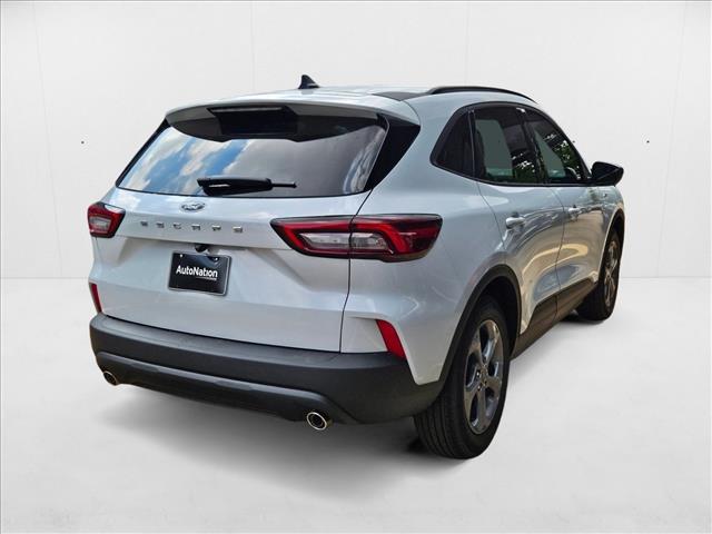 2025 Ford Escape ST-Line photo 2