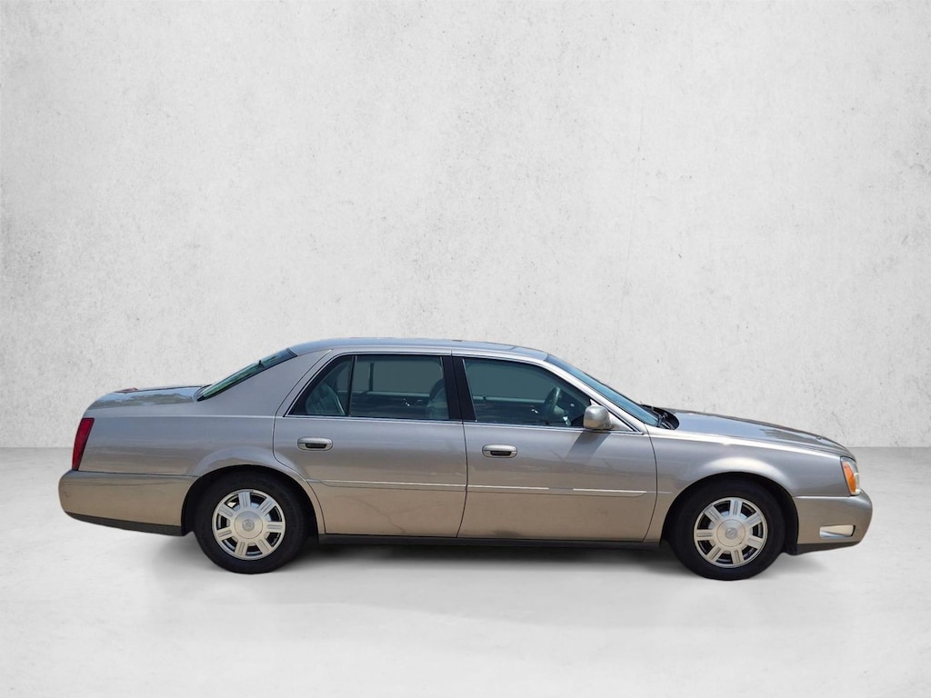 Used 2004 CADILLAC DEVILLE Sedan