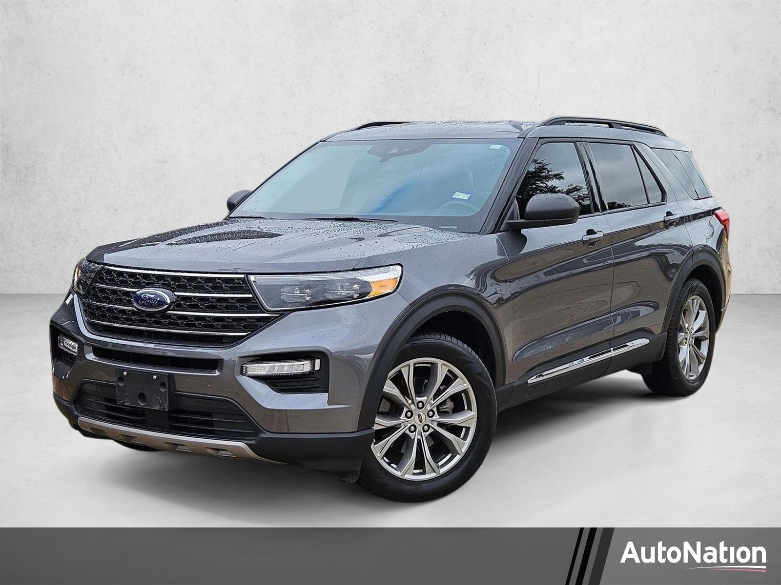 2023 Ford Explorer XLT RWD's photo