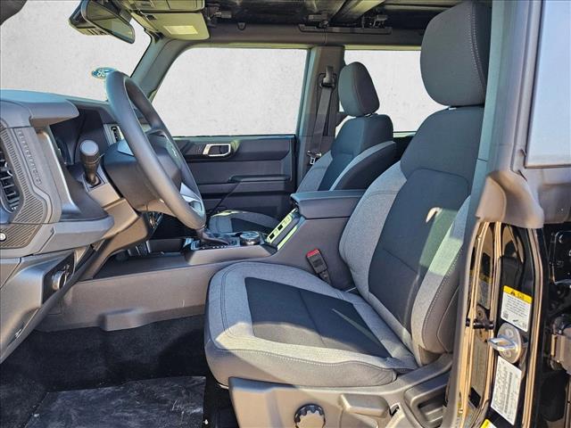 2025 Ford Bronco Base photo 4