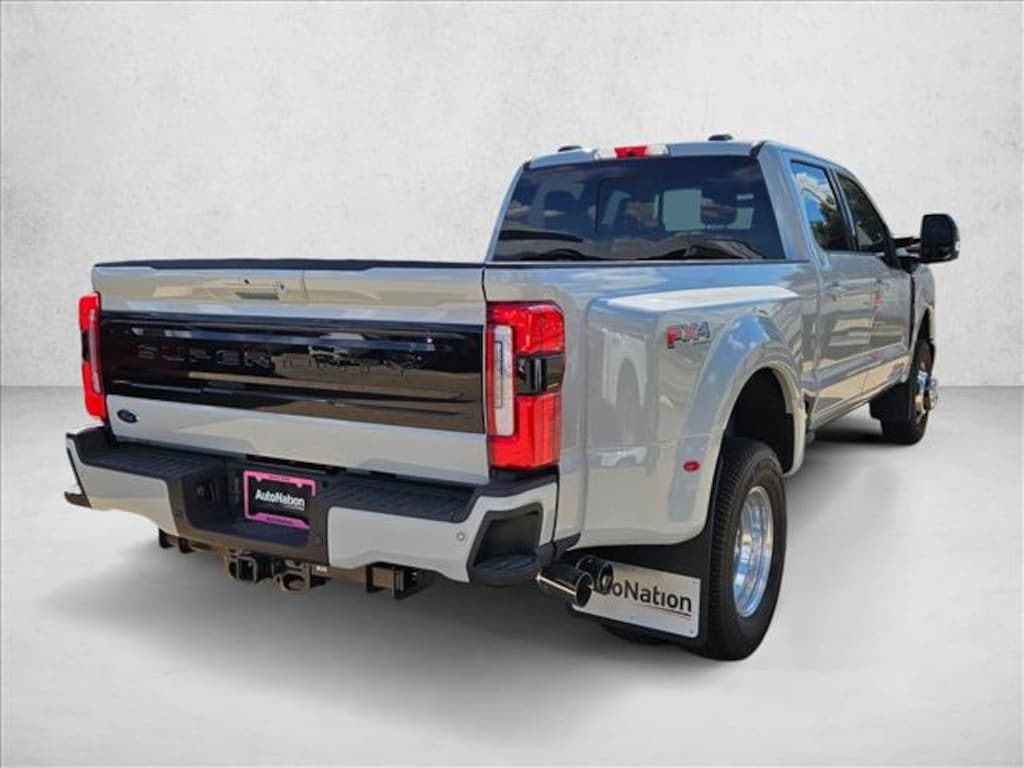 New 2026 Ford F-350 Platinum Truck Crew Cab