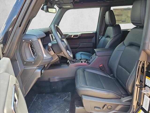 2025 Ford Bronco Outer Banks photo 4