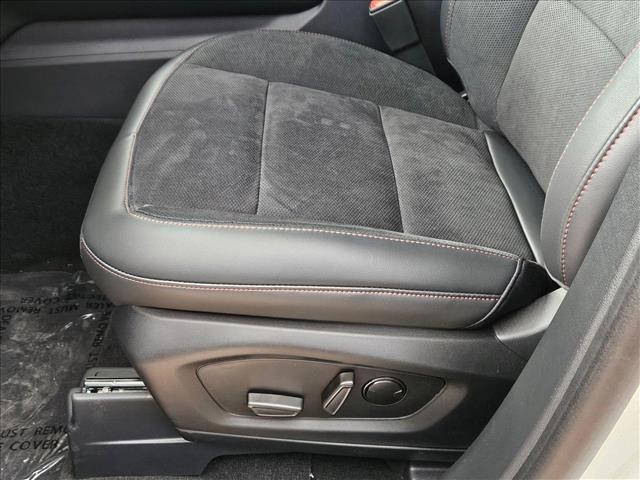 2025 Ford Explorer ST photo 3