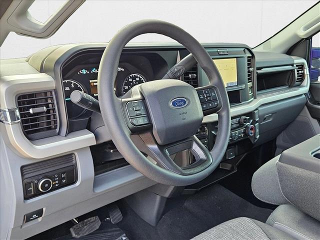 2025 Ford F-250 XLT photo 3