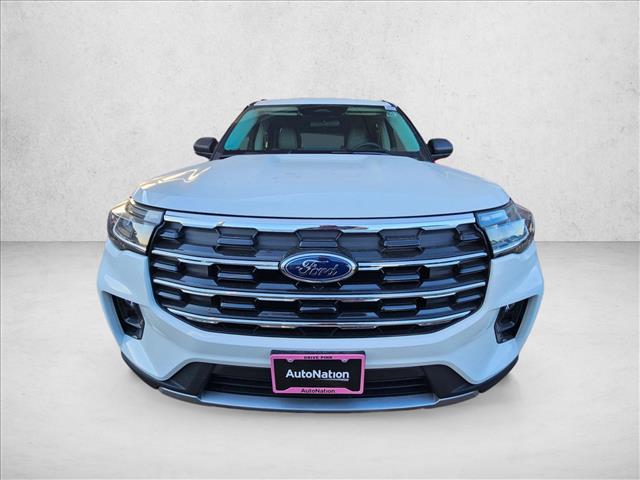 2026 Ford Explorer photo 3