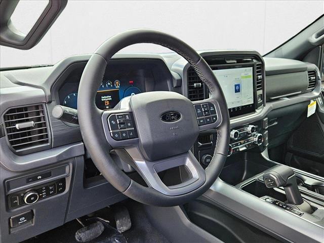2025 Ford F-150 XLT photo 3