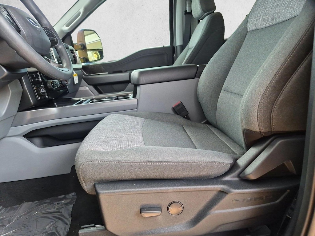 New 2026 Ford F-250 XLT Truck Crew Cab