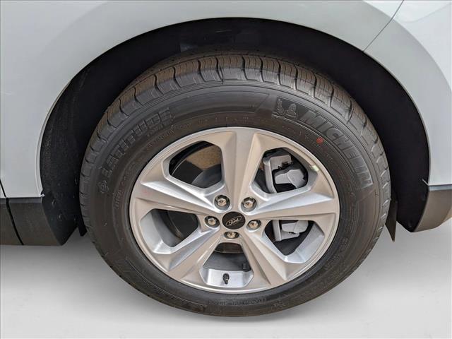 2024 Ford Edge SE photo 3