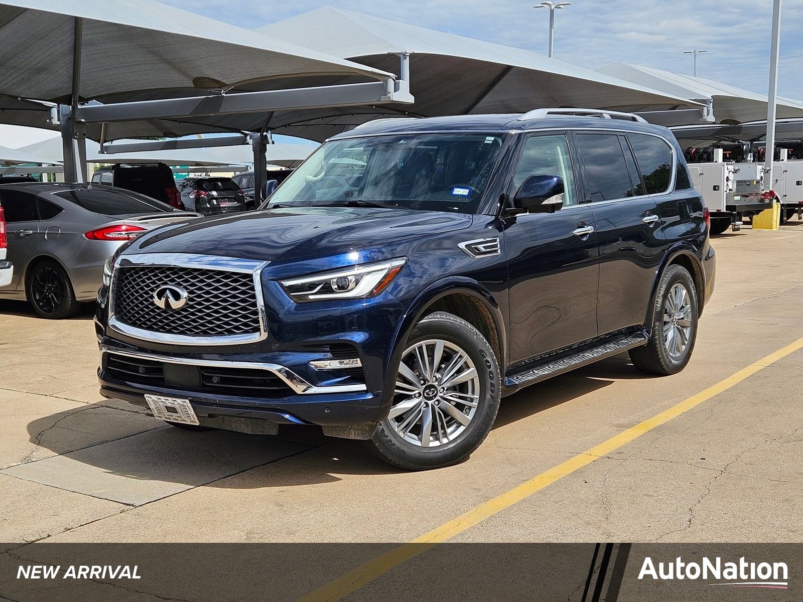 2021 INFINITI QX80's photo