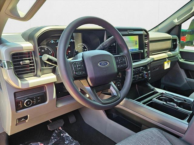 2025 Ford F-250 XLT photo 3