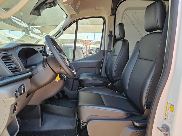 2025 Ford Transit photo 4