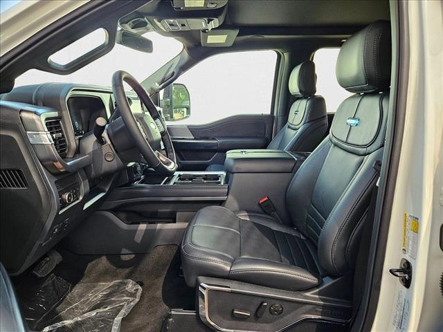 2026 Ford F-250 Platinum photo 4